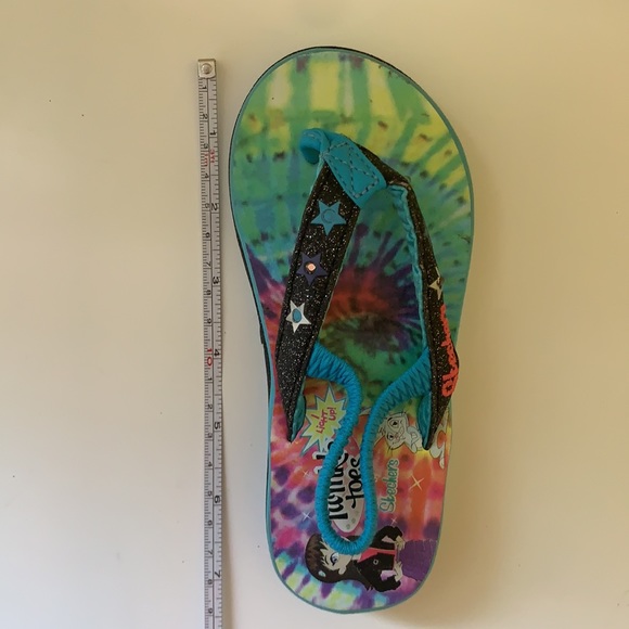 Little Kids Skechers Tie Dye Twinkle Toes Flip Flips with Ankle Straps - Picture 10 of 12